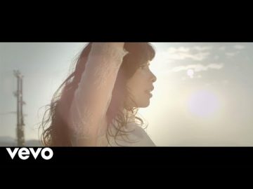 ΤΟ VIDEO CLIP TΗΣ INDILA ΣΥΜΜΕΤΕΧΟΥΝ ΚΑΙ ΟΙ ΜΙΚΡΕΣ ΜΑΣ ΛΑΟΥΡΑ ΚΑΙ ΑΝΑΣΤΑΣΙΑ!